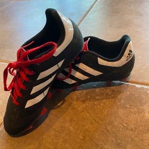 Boys Adidas soccer cleats GREAT condition